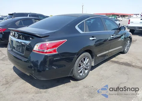 2015 Nissan Altima 2.5 S z USA, uszkodzony, nr VIN 1N4AL3AP0FN355969
